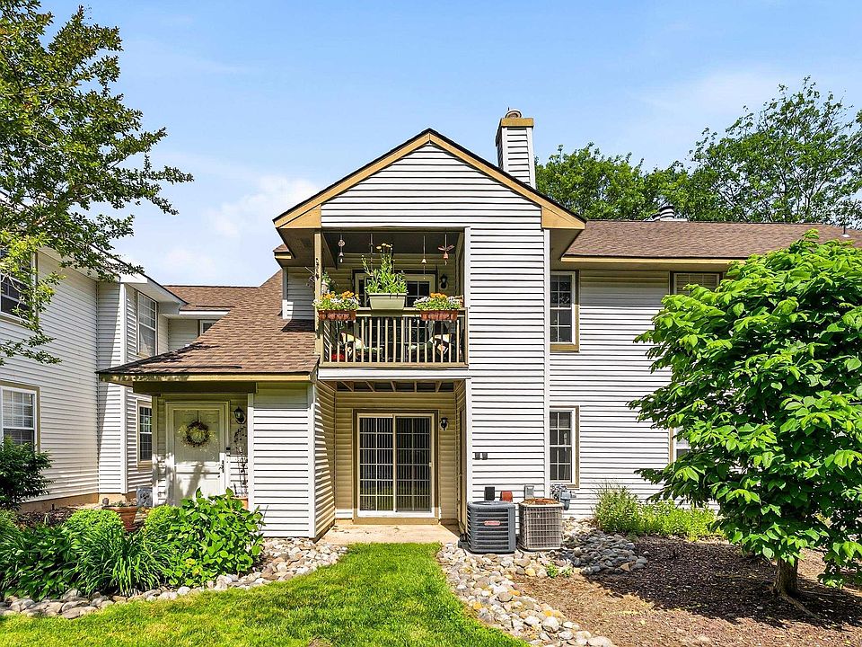 1st image of 69 Waterview Dr #33