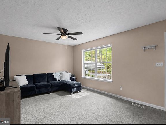 3rd image of 149 Gray Squirrel Rd
