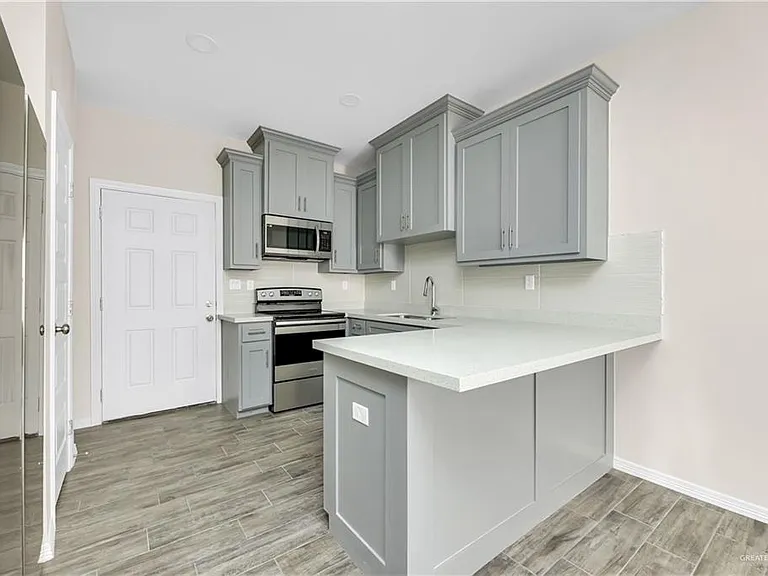 1100 E Mahala Ave #3 — Photo 8