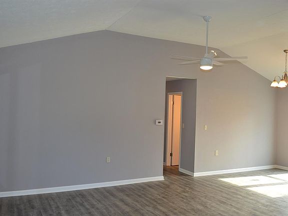 4th image of 1214 Crestwood Dr