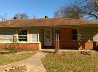 729 Cariker St, Nacogdoches, TX 75961