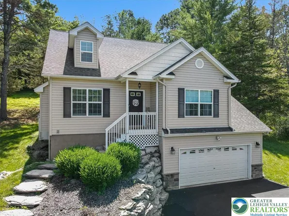 401 Pierce Ln, East Stroudsburg, PA 18301