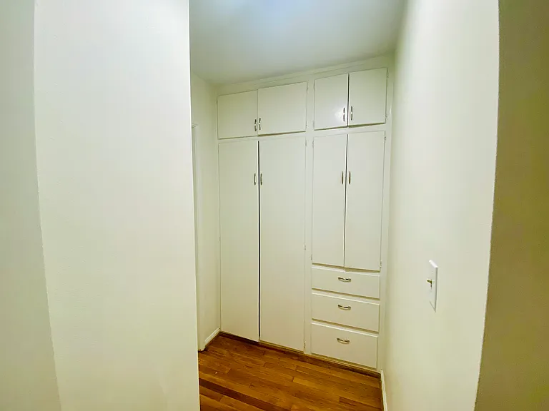 2327 Merton Ave #1 — Photo 7