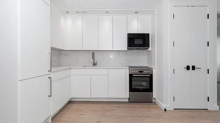 Rented by Nooklyn NYC LLC | media 54