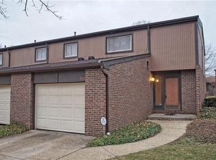 908 Quarry Dr, Akron, OH