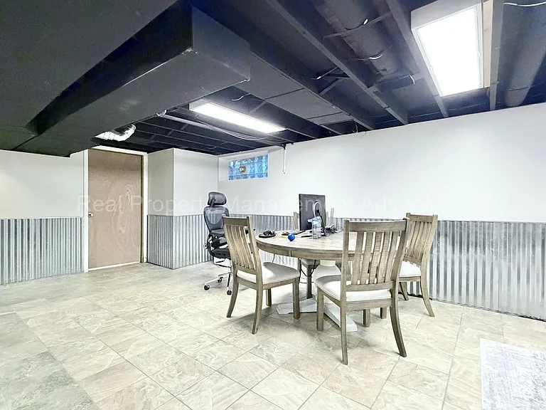 2705 Inman St — Photo 36