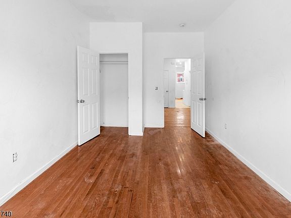 5th image of 173 3Rd St