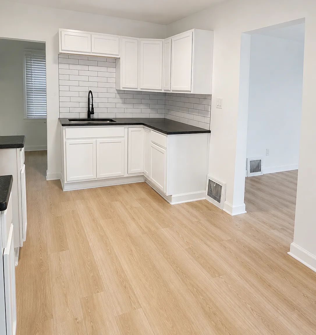 4 bed, 1058 sqft, $1,700 — Photo 3