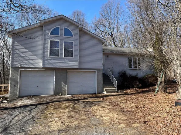 631 Wapita Dr, East Stroudsburg, PA 18302