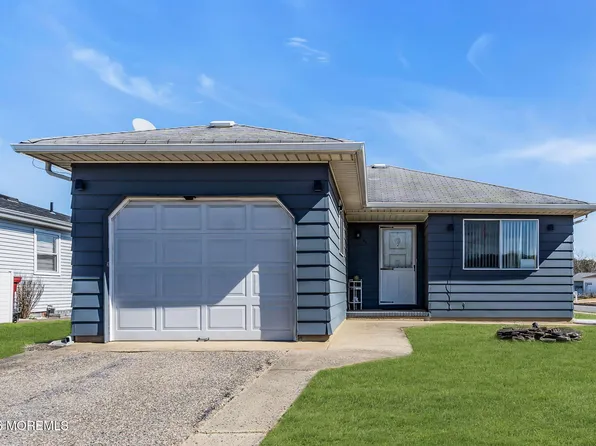 31 Boca Raton Street, Toms River, NJ 08757