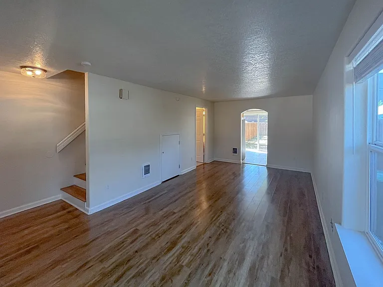 6431 SE 83rd Ave — Photo 2