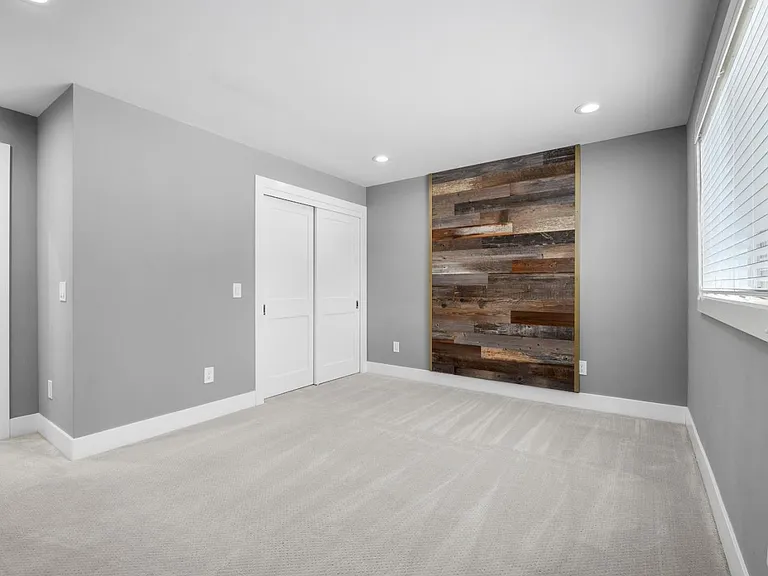22951 E Cliff Dr — Photo 11