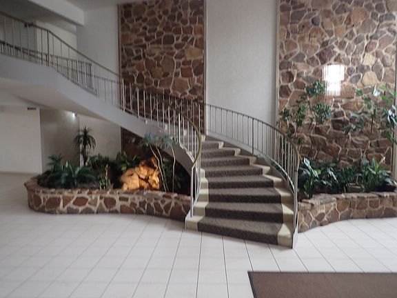 4th image of 16 E Old Willow Rd APT 435S