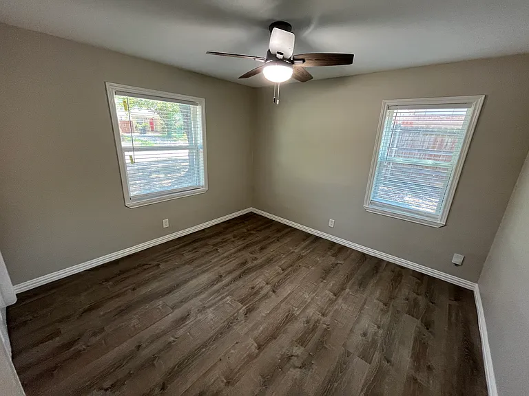 1809 Sycamore Dr — Photo 4