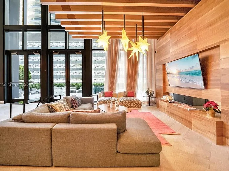 1010 Brickell Ave #1810 — Photo 8