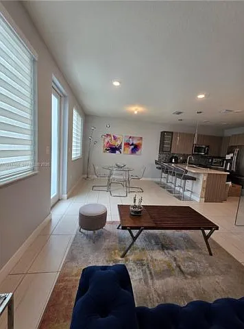 3 bed, 2.0 bath, $3,000 — Photo 3
