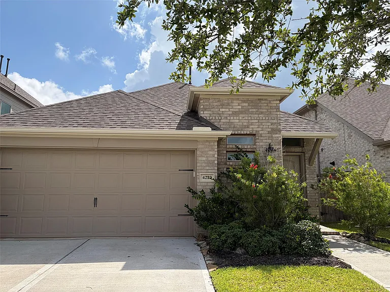4222 Colony Ln — Photo 1