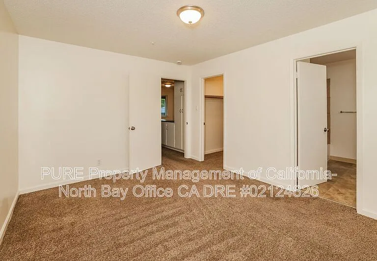 555 Dexter St #B — Photo 19