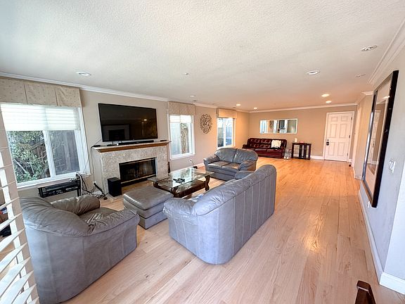 5th image of 909 Clipper Ln Room A