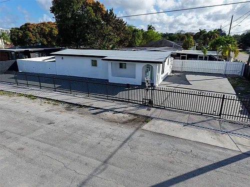 10090 W Fern St Photo 1