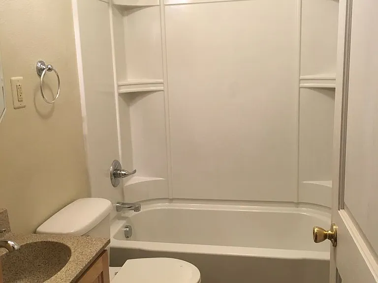 511 Cutler St — Photo 10