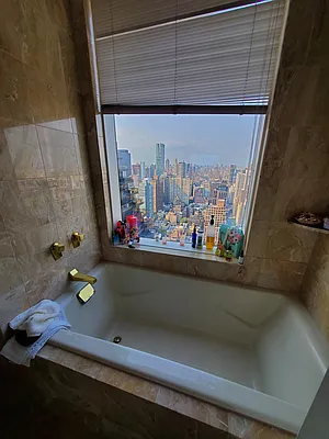 Rented by Luxury Habitat | media 32