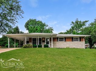 715 Herbst Dr, Florissant, MO 63031