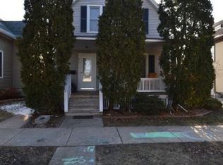 817 7th St SW, Cedar Rapids, IA 52404