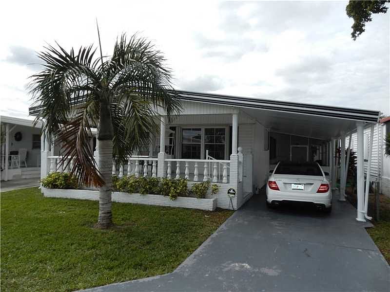 1st image of 5221 SW 22nd Ave