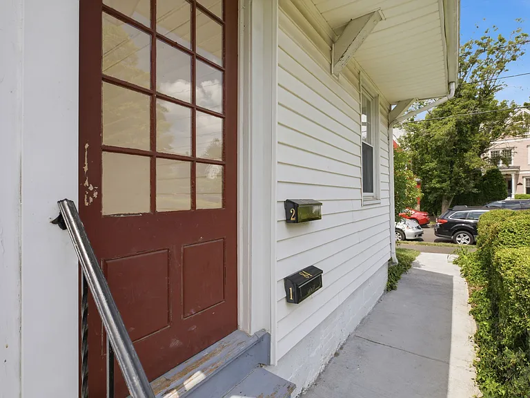 84 Sherwood Pl #1 — Photo 3