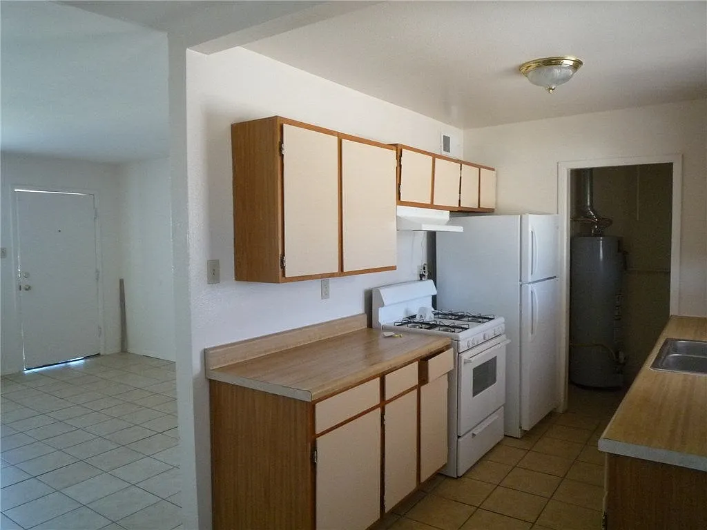4 bed, 1272 sqft, $1,250 — Photo 3