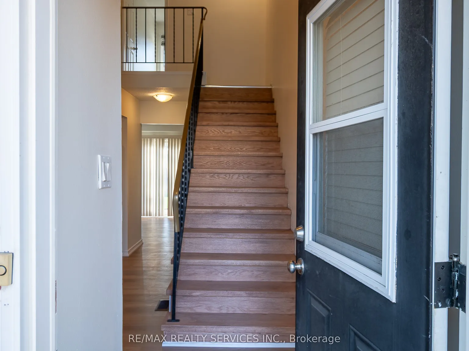 3 bed, $2,049 — Photo 4