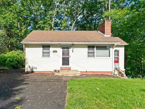 587 Dell Rd, Roxbury Twp., NJ 07850