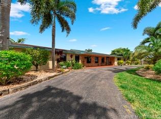 18421 SW 208th St, Miami, FL 33187