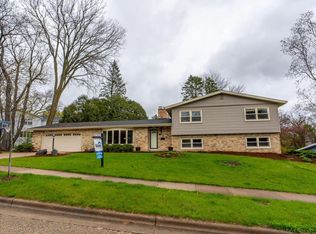 205 Ozark Trl, Madison, WI 53705