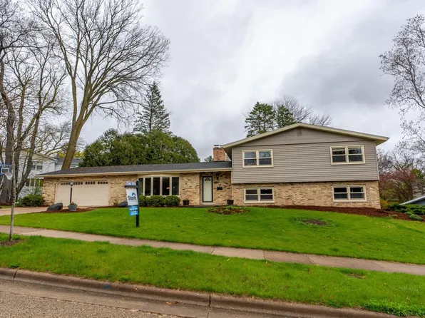 205 Ozark TRAIL, Madison, WI 53705