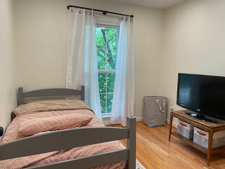 620 Arlington St — Photo 35