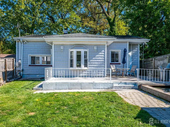 622 Linden Ave, Woodbridge, NJ 07095