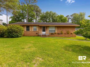 581 S Stuart St, Daphne, AL 36526