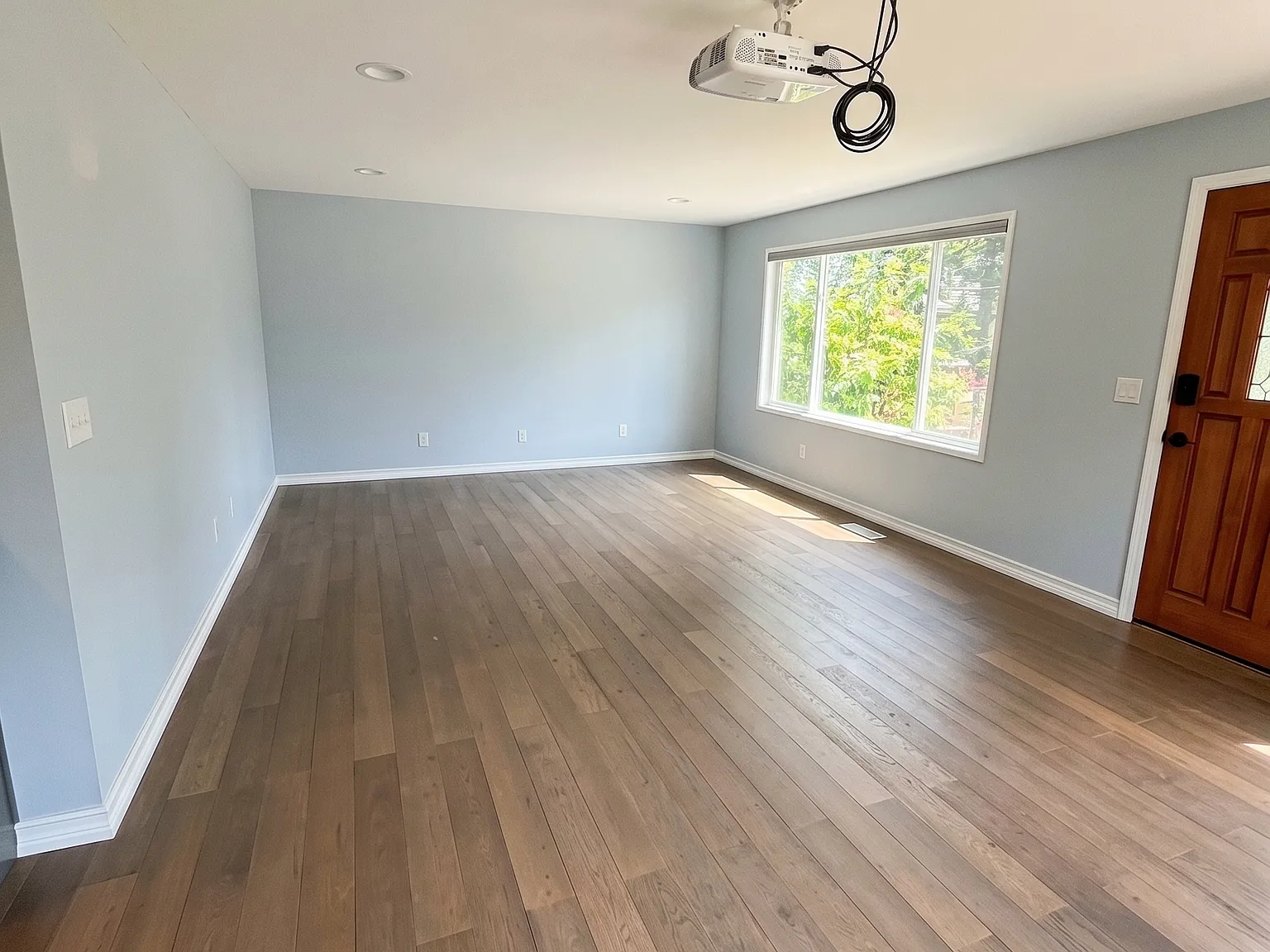 3 bed, 1929 sqft, $4,200 — Photo 3