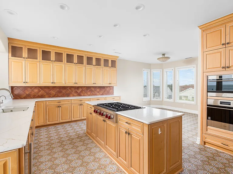 882 W Ocean View Ave — Photo 40