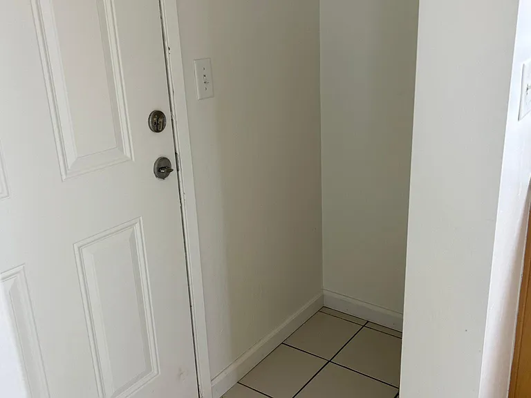 601 E Hosking Ave #2B — Photo 17