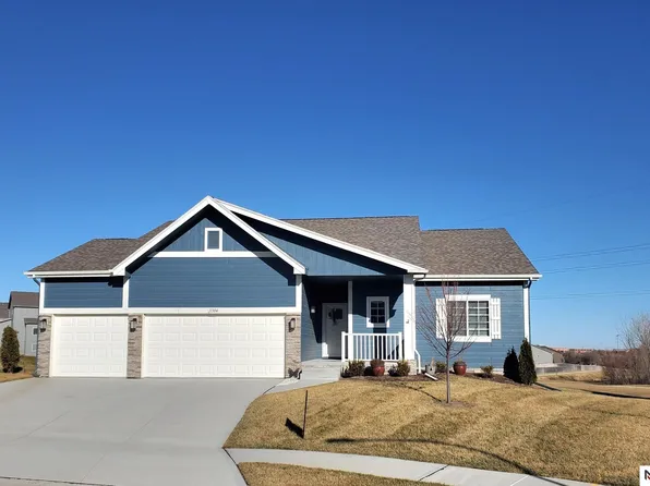 11304 Horizon Cir, Papillion, NE 68046