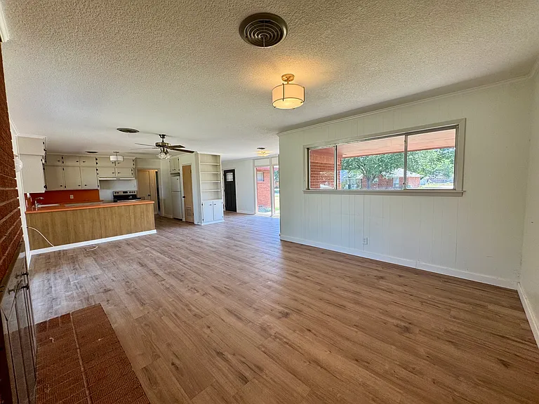 910 S Harrison St — Photo 11