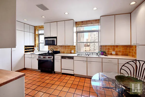 Rented by Halstead Real Estate | media 2