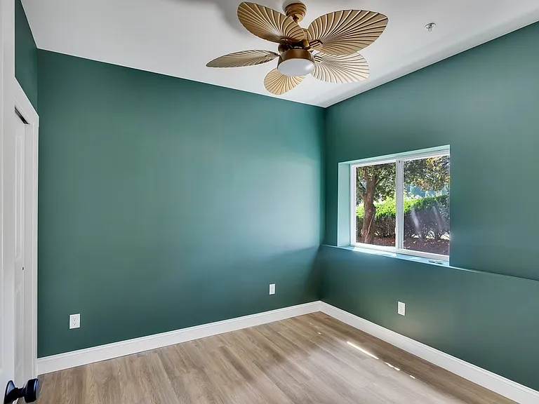 36 Pawling Ave #101 — Photo 9