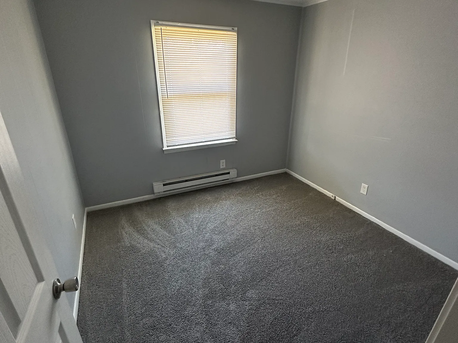 1405 E Commerce Ave — Photo 4