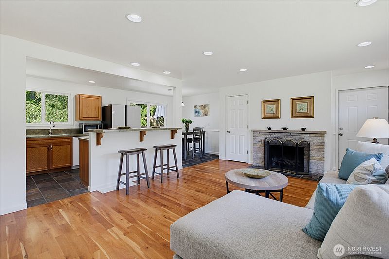 3rd image of 11267 145th Avenue SE