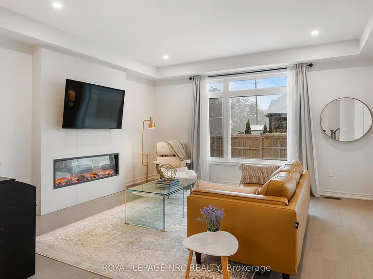 20 Myrtle St — Photo 8