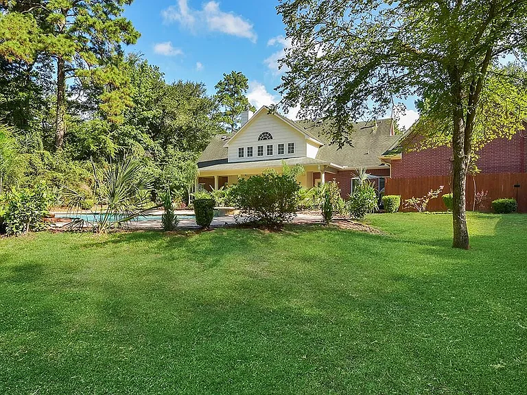 10819 Lake Windcrest — Photo 48